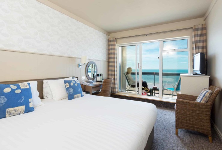 sea-view-balcony-room-golden-sands-hotel-jersey